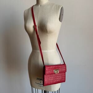 BOTTEGA GIOTTI Red Woven Crossbody Built-in-Wallet Bag